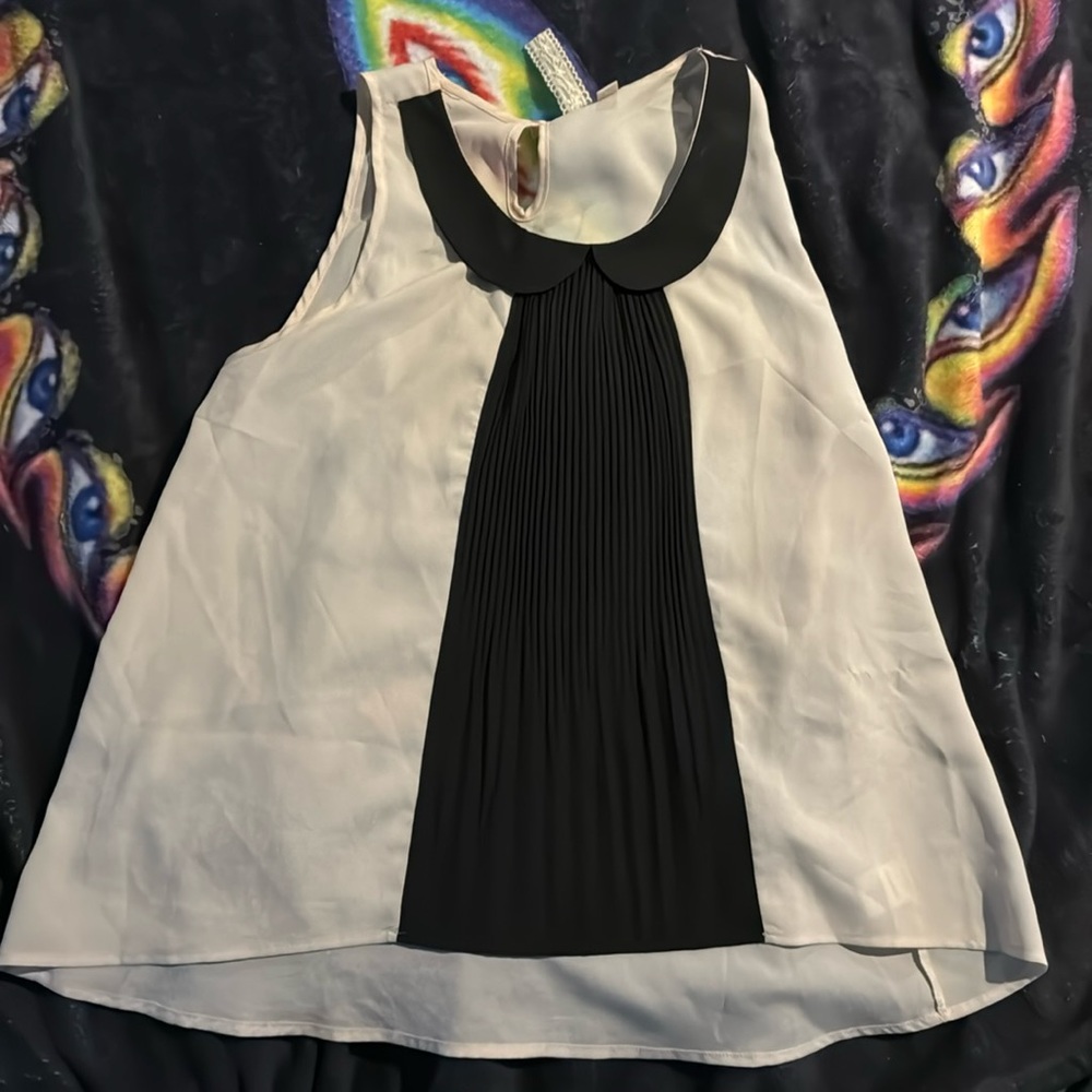 Short sleeve collared blouse